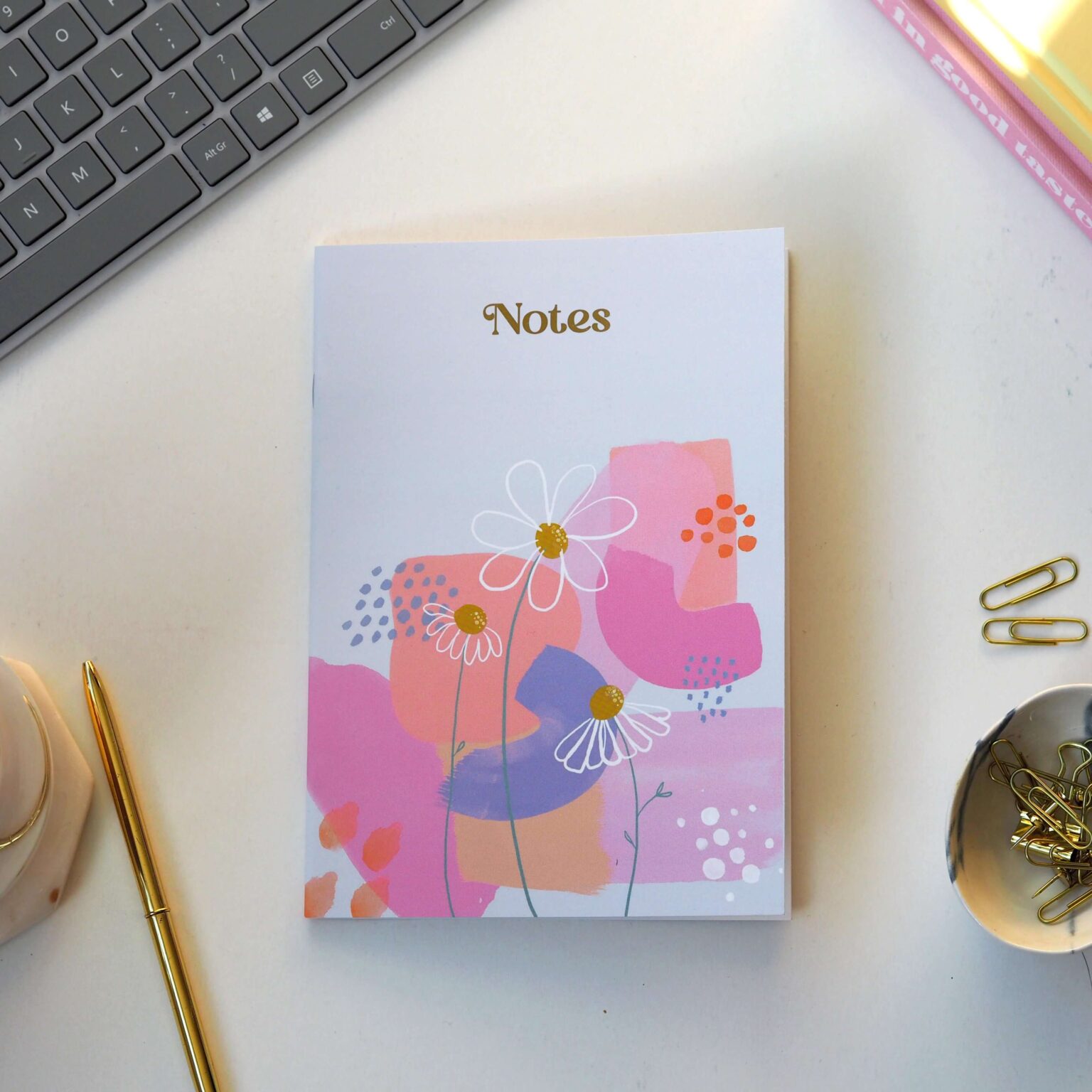 Daisy floral design luxury notebook with gold detail