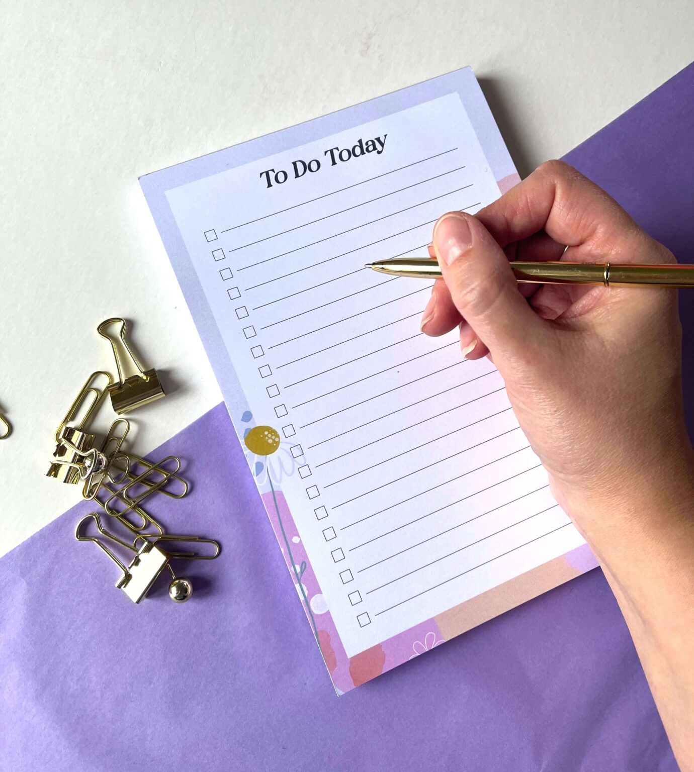 Daisy note pad with tear off sheets for daily lists